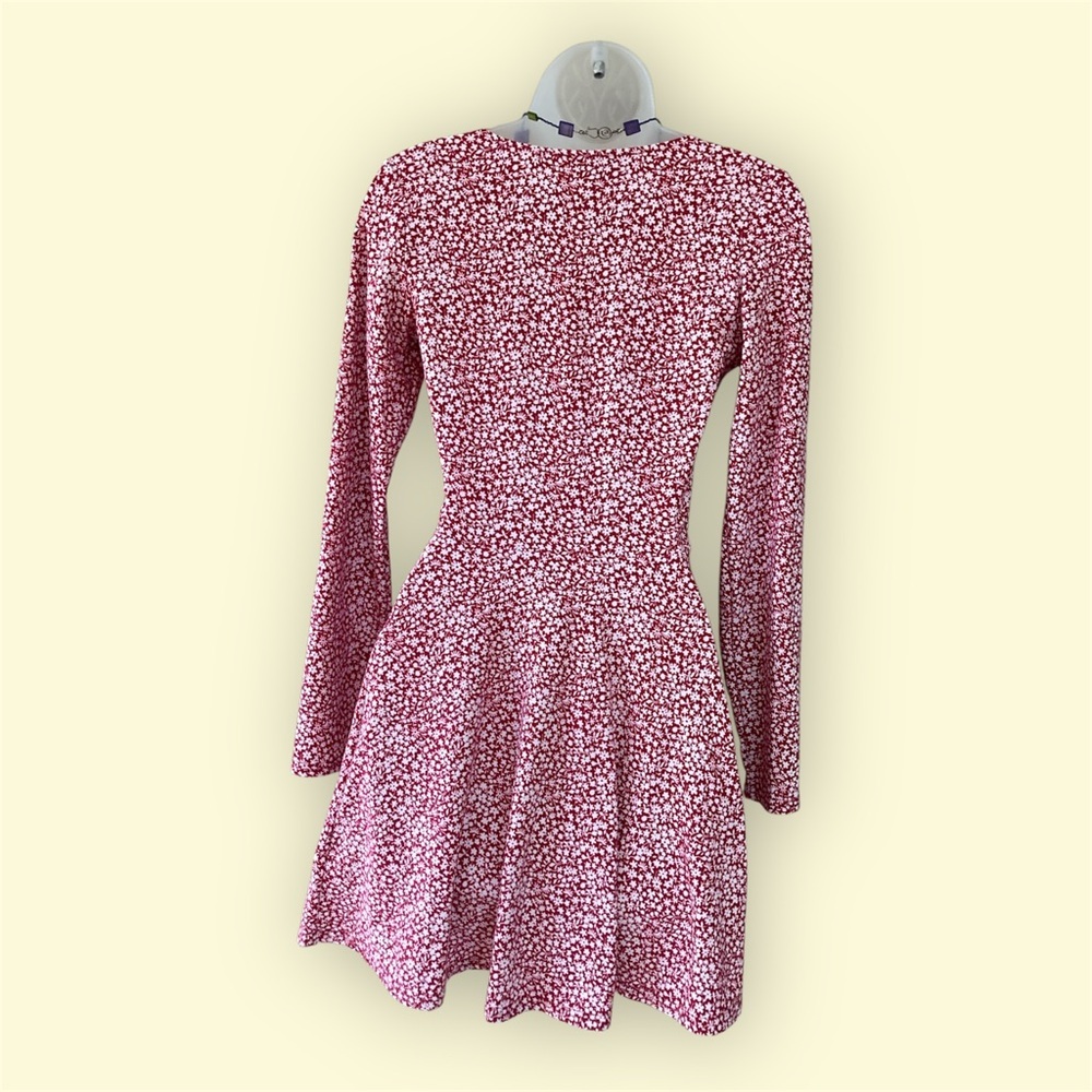 EUC Hollister Red/White V-neck Floral Long Sleeve Wrap Mini Dress - Picture 2 of 4